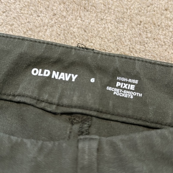 Old Navy Pixie Pants - Picture 4 of 4